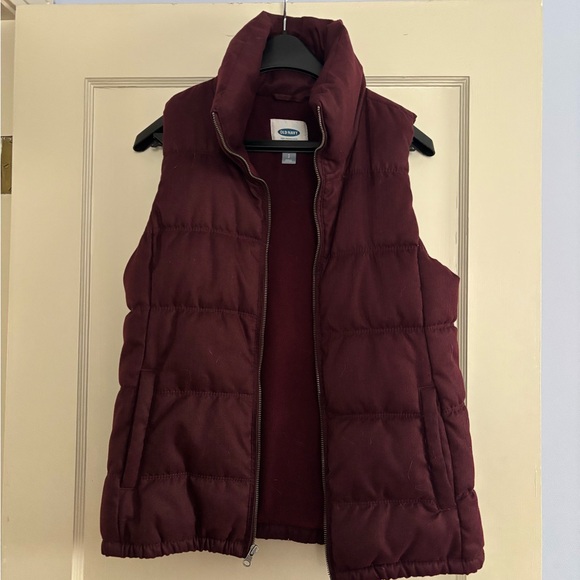 Old Navy Jackets & Blazers - Old Navy Women's Maroon Quilted Puffer Vest